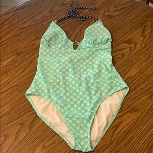 Old Navy One Piece Swimwear, size Large